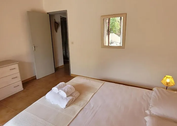 Hébergement de vacances à Pied Familiale 10 Pers Corse Sud Porto Vecchio *